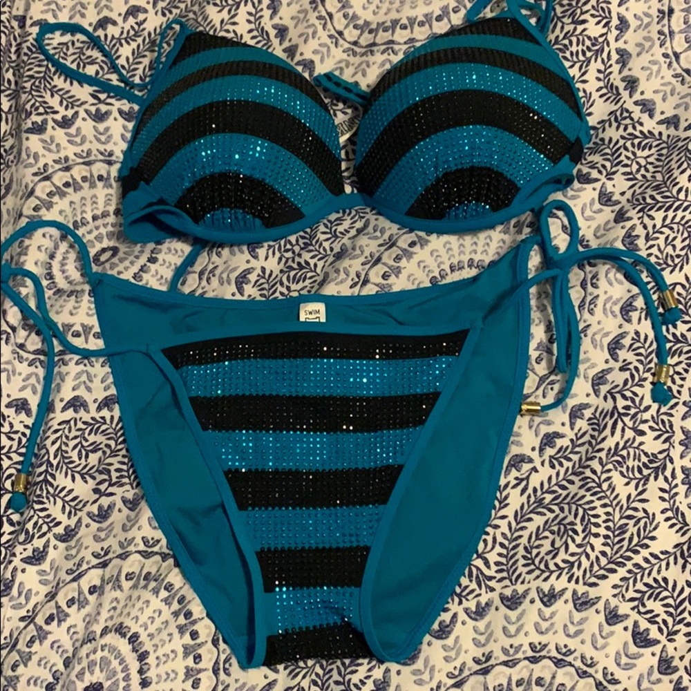 Super cute swim suit